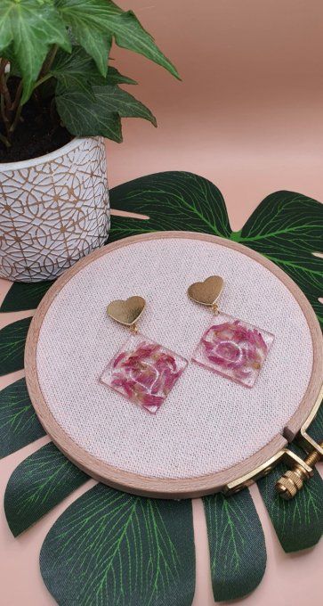 Boucles d'oreilles en résine et fleurs séchées 