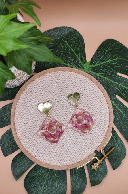 Boucles d'oreilles en résine et fleurs séchées 