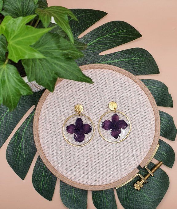 Boucles d'oreilles en résine et fleurs séchées 