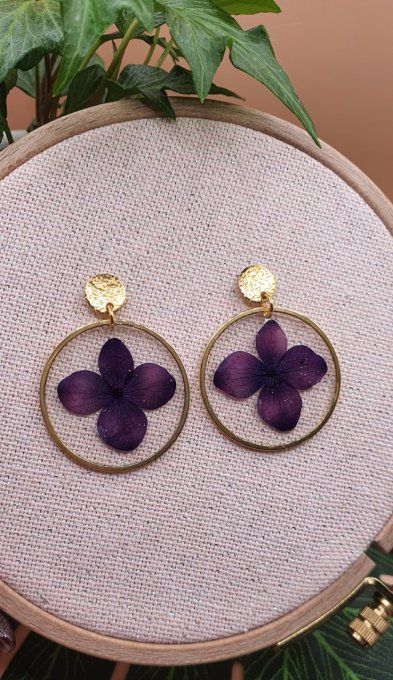 Boucles d'oreilles en résine et fleurs séchées 