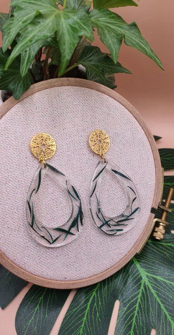 Boucles d'oreilles en résine et fleurs séchées 