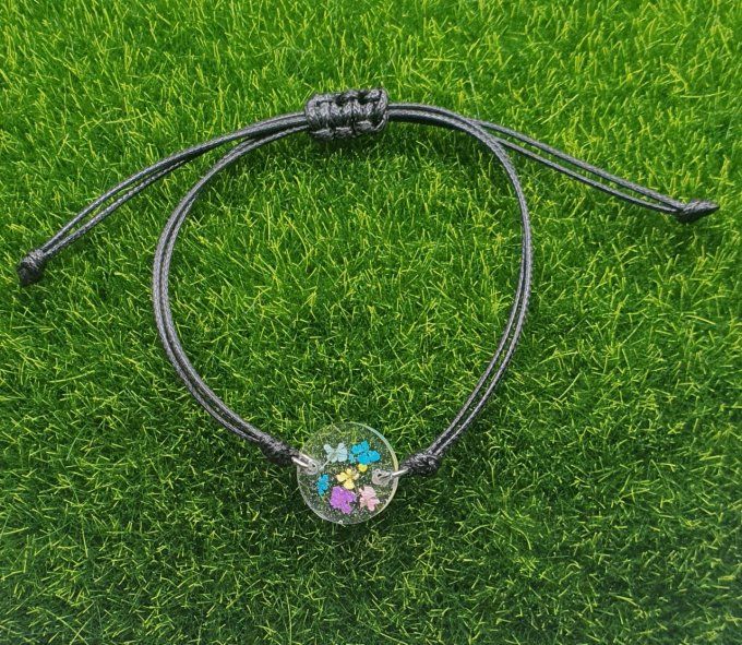 Bracelet en résine et fleurs séchées