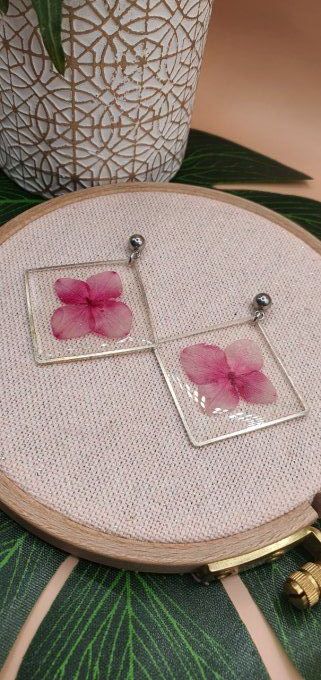 Boucles d'oreilles en résine et fleurs séchées 